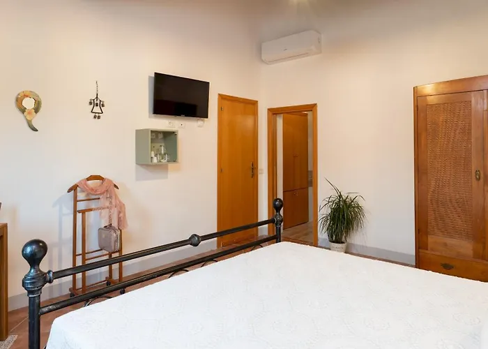 Villa Il Pratone 12, Emma